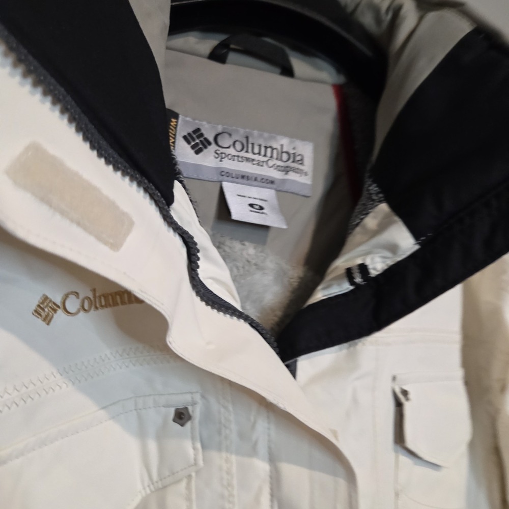 Columbia Titanium Omni-Tech Ski Snowboard Jacket Womens Medium White Hooded Coat